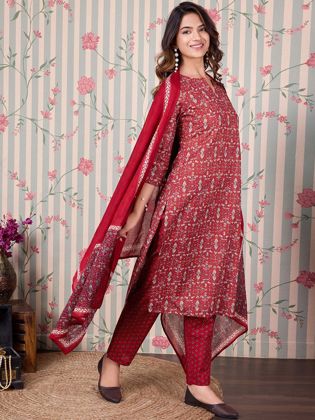 Dhiyona OD  Floral Printed Regular Pure Cotton Kurta with Trousers & Dupatta