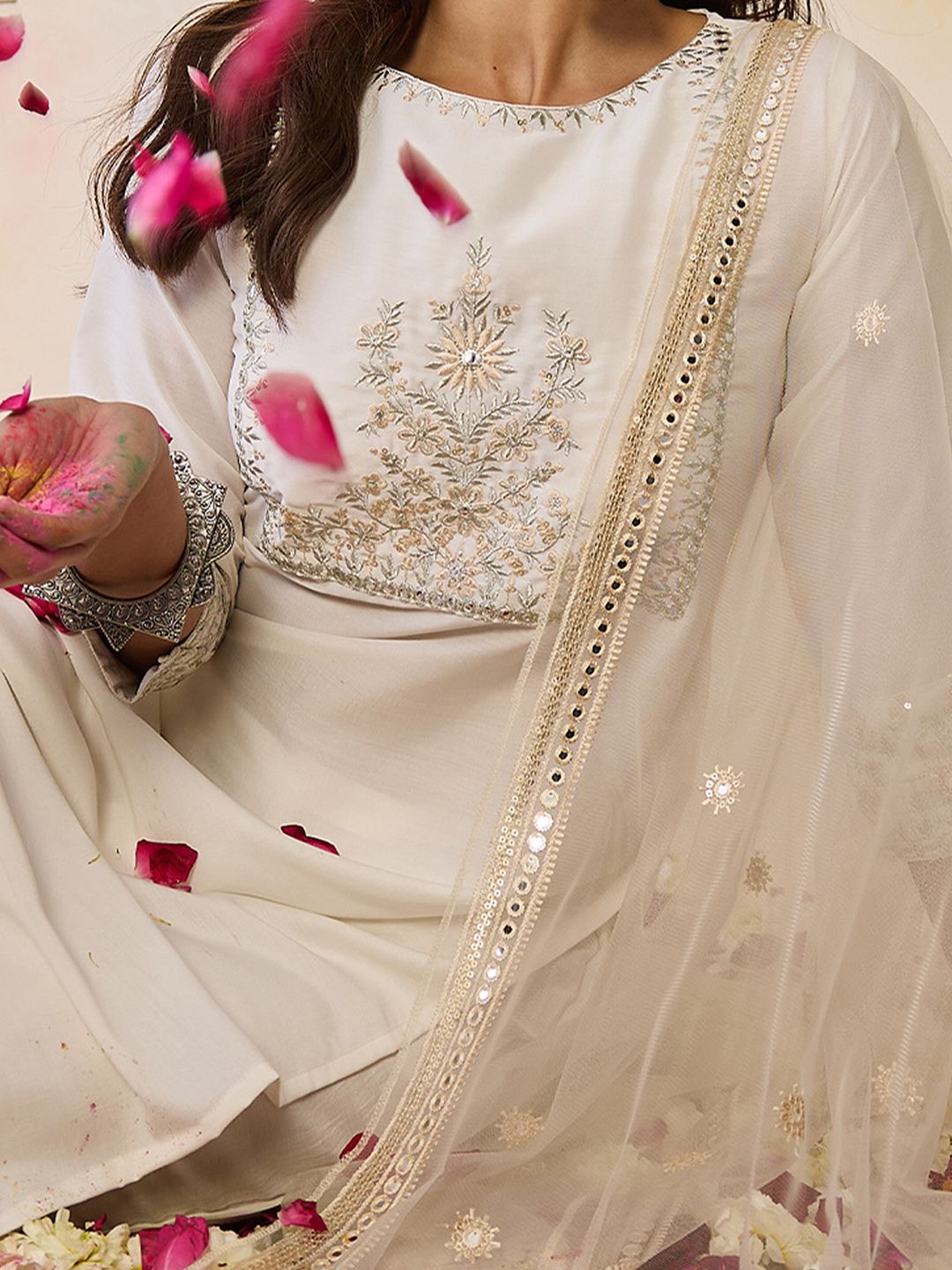 Dhiyona IE Women Floral Embroidered Regular Kurta with Trousers & With Dupatta