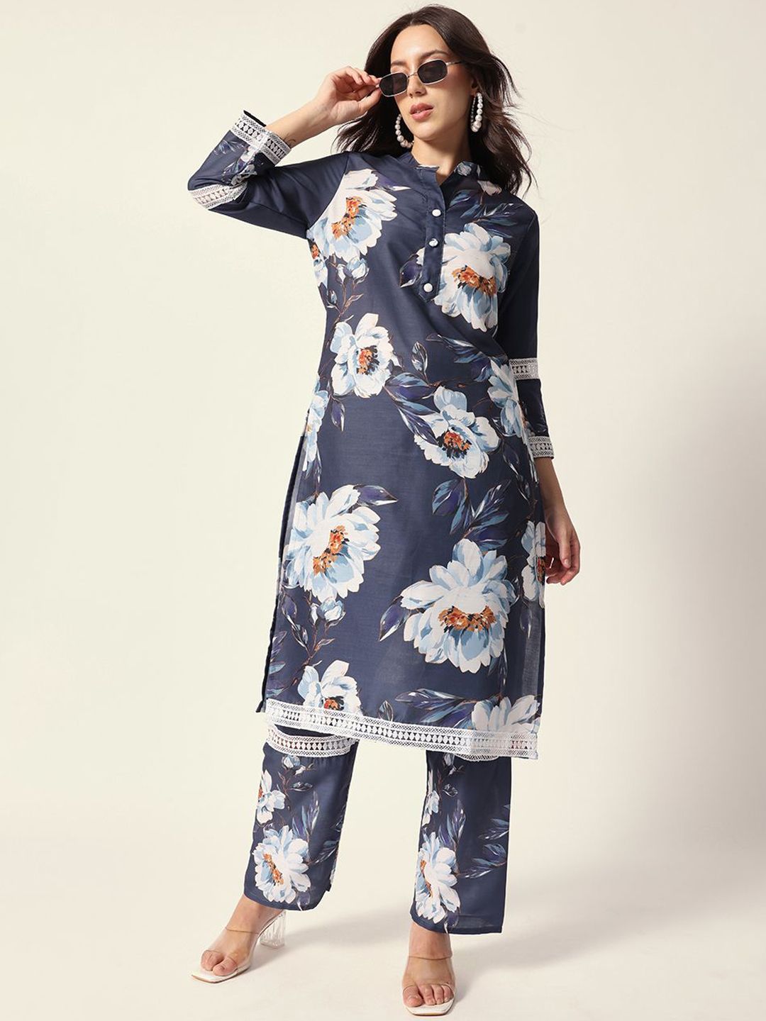 Dhiyona IS Women's Floral Printed Mandarin Collar Straight Kurta With Trousers