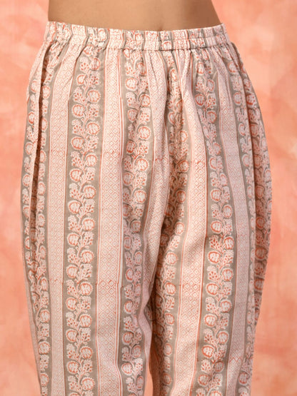 Dhiyona SN Women's Grey Cotton printed kurta and pant set