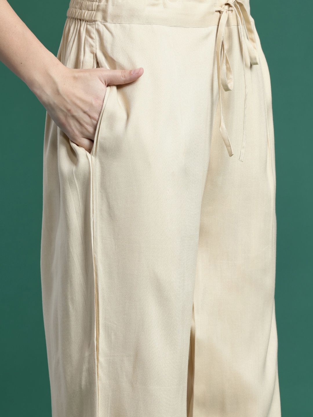 Ethnic Motifs Embroidered Thread Work Kurta with Trousers & With Dupatta