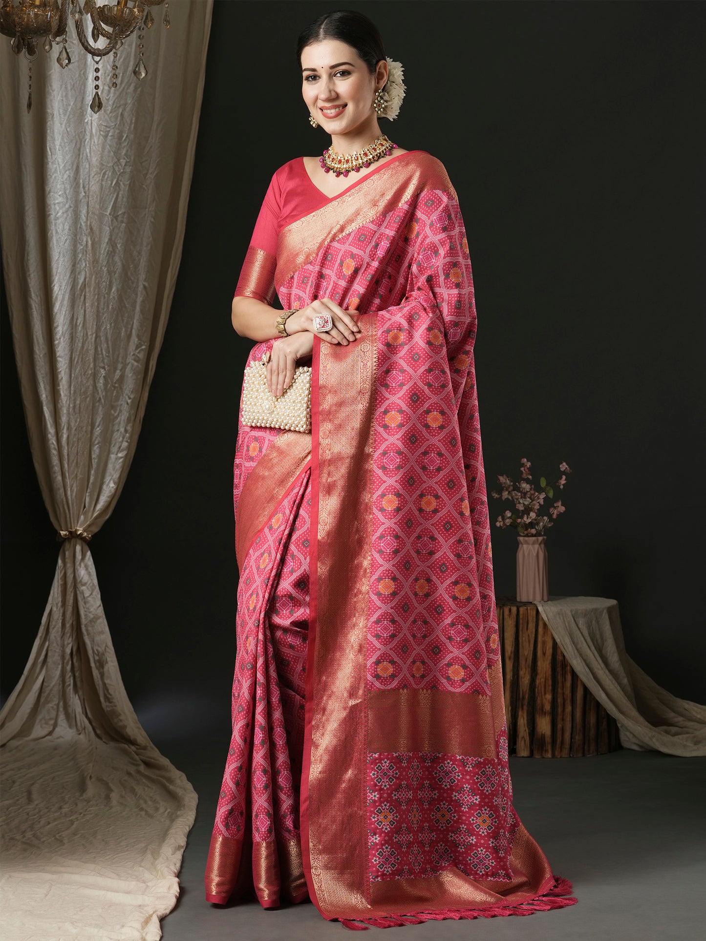 Women's Silk Blend Pink Woven Design Designer Saree With Blouse Piece
