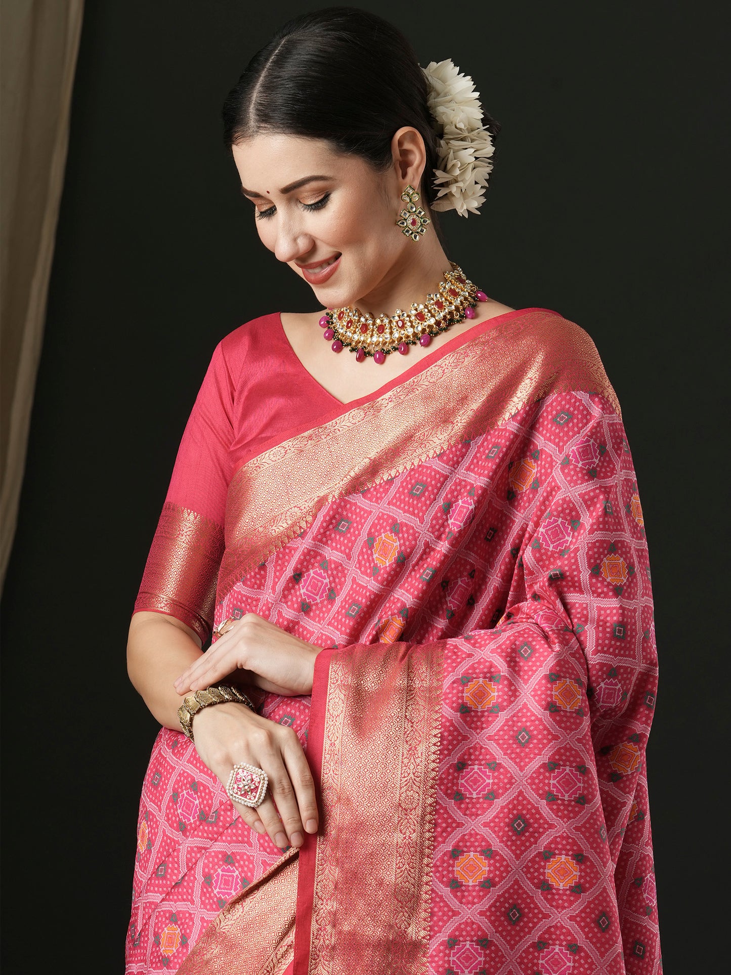 Women's Silk Blend Pink Woven Design Designer Saree With Blouse Piece