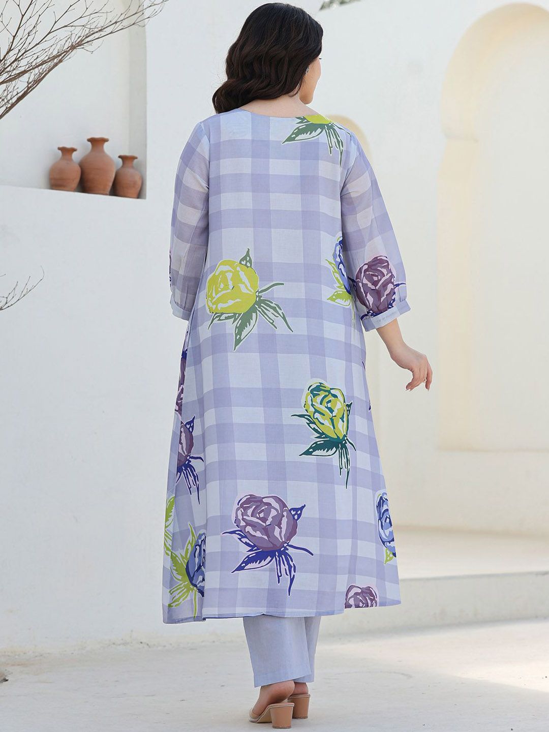 Women Floral Printed Regular Beads and Stones Pure Cotton Kurta with Trousers