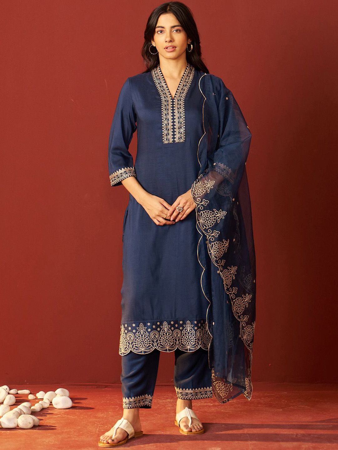 Dhiyona IE Women Floral Embroidered Kurta with Trousers & Dupatta
