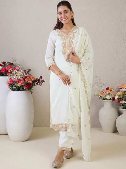 Dhiyona IE Women Paisley Embroidered Regular Kurta with Trousers & With Dupatta