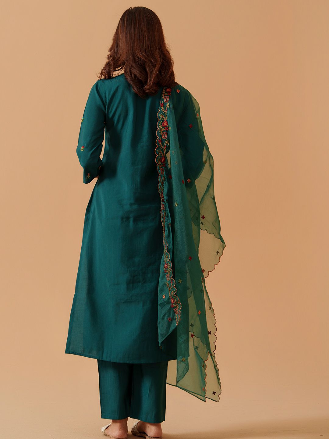 Dhiyona PD Women Women V-Neck Embroidered Kurta With Trousers & Dupatta