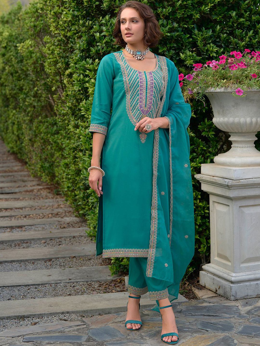 Ethnic Motifs Yoke Design Straight Kurta with Trousers & Dupatta