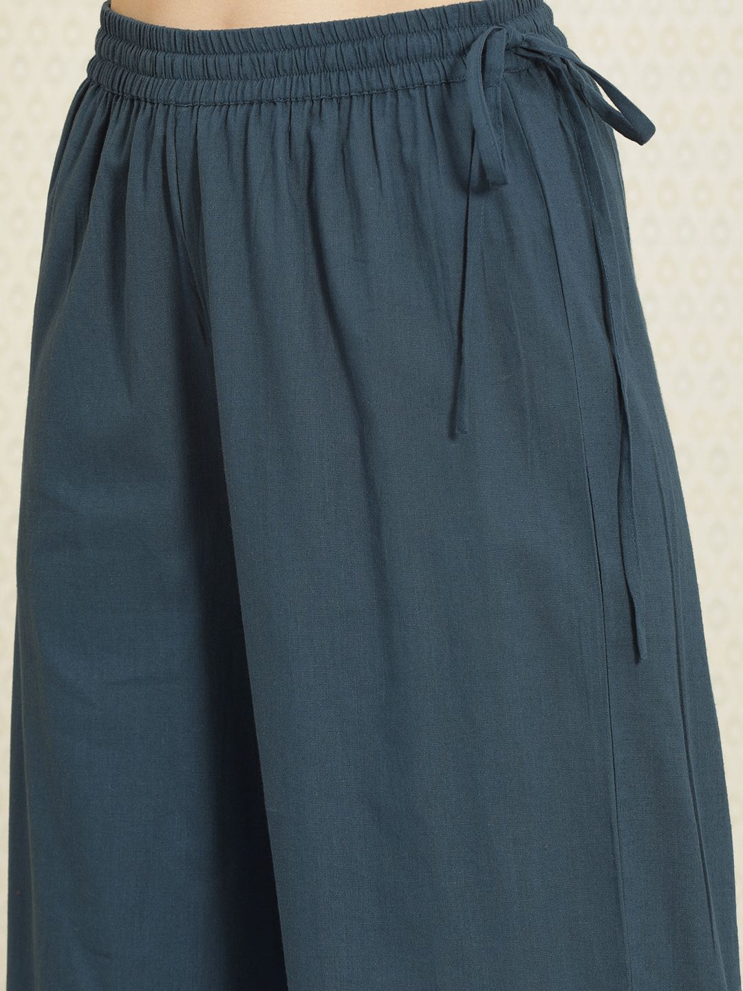 Dhiyona PD Women Women Navy Blue Thread Work Pure Cotton Kurta with Trousers