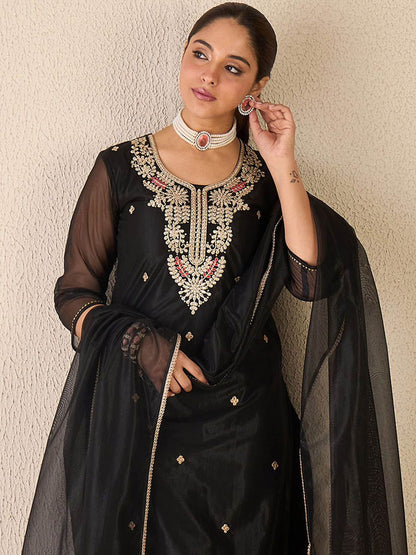 Ethnic Motifs Embroidered Gotta Patti Work Kurta With Trousers & Dupatta