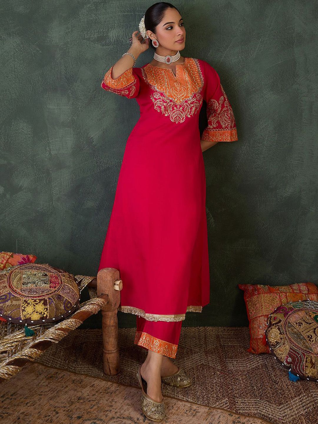 Women Floral Embroidered Kurta with Trousers