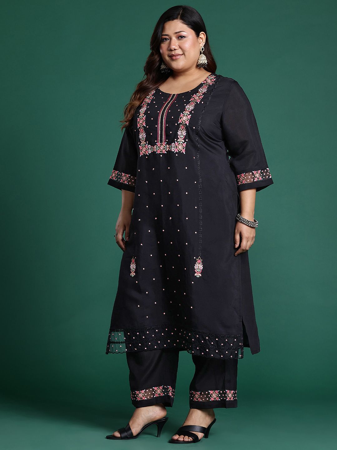 Dhiyona IE Plus Size Floral Embroidered Sequinned Kurta with Trousers & Dupatta