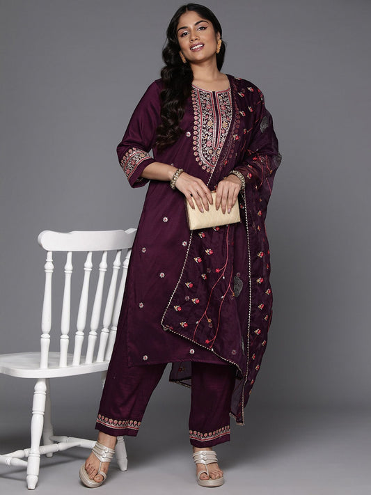 Dhiyona IE Plus Size Floral Embroidered Embellished Straight Kurta with Trouser And Dupatta