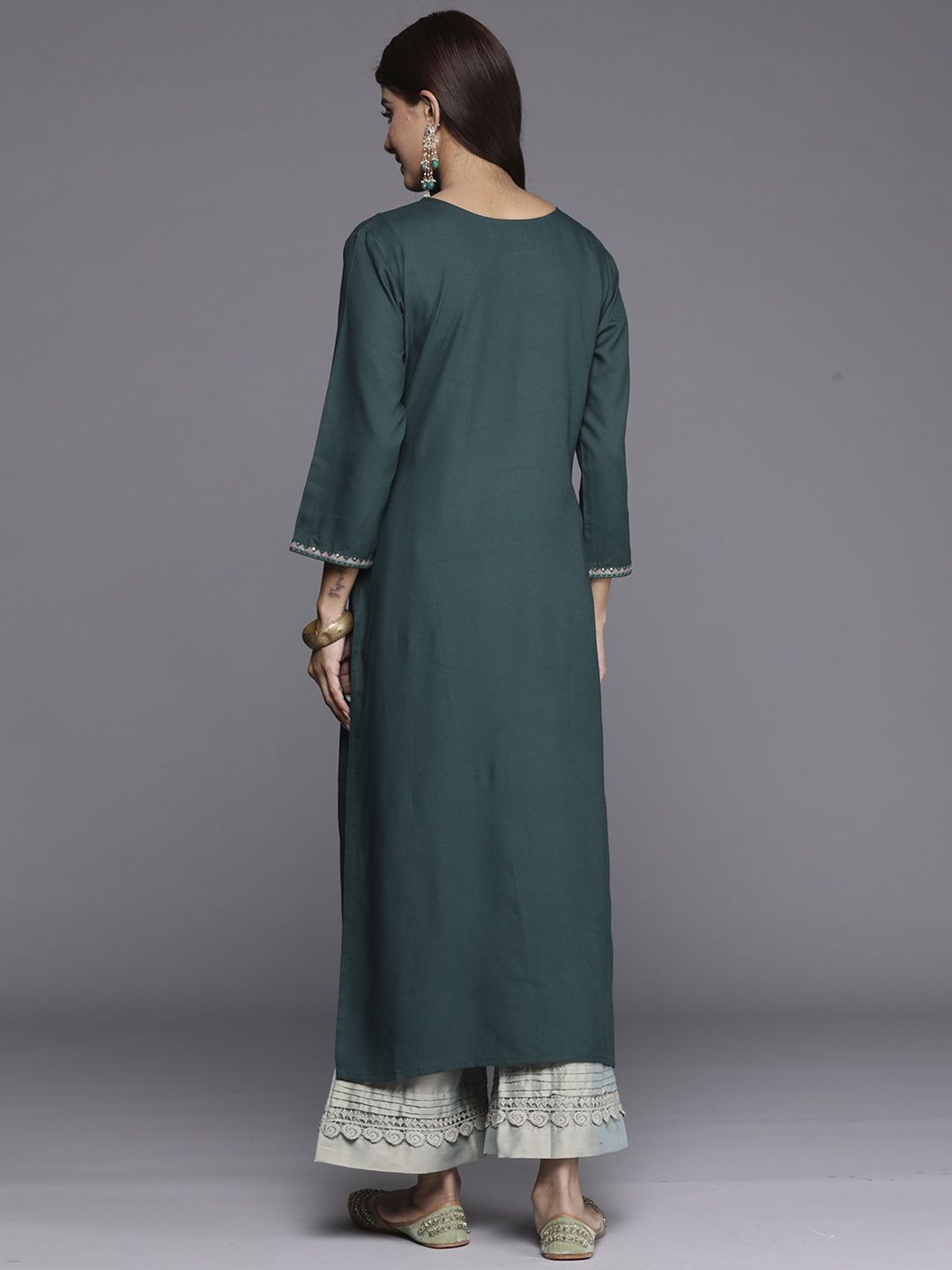 Dhiyona IE Ethnic Motifs Embroidered Round Neck Sequins Straight Kurtas