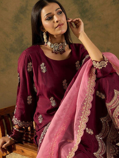 Women Floral Embroidered Regular Sequinned Kurta with Trousers & With Dupatta