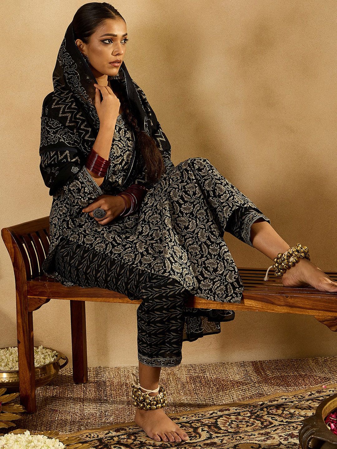 Dhiyona IE Floral Printed Regular Pure Cotton Straight Kurta with Trousers & Dupatta