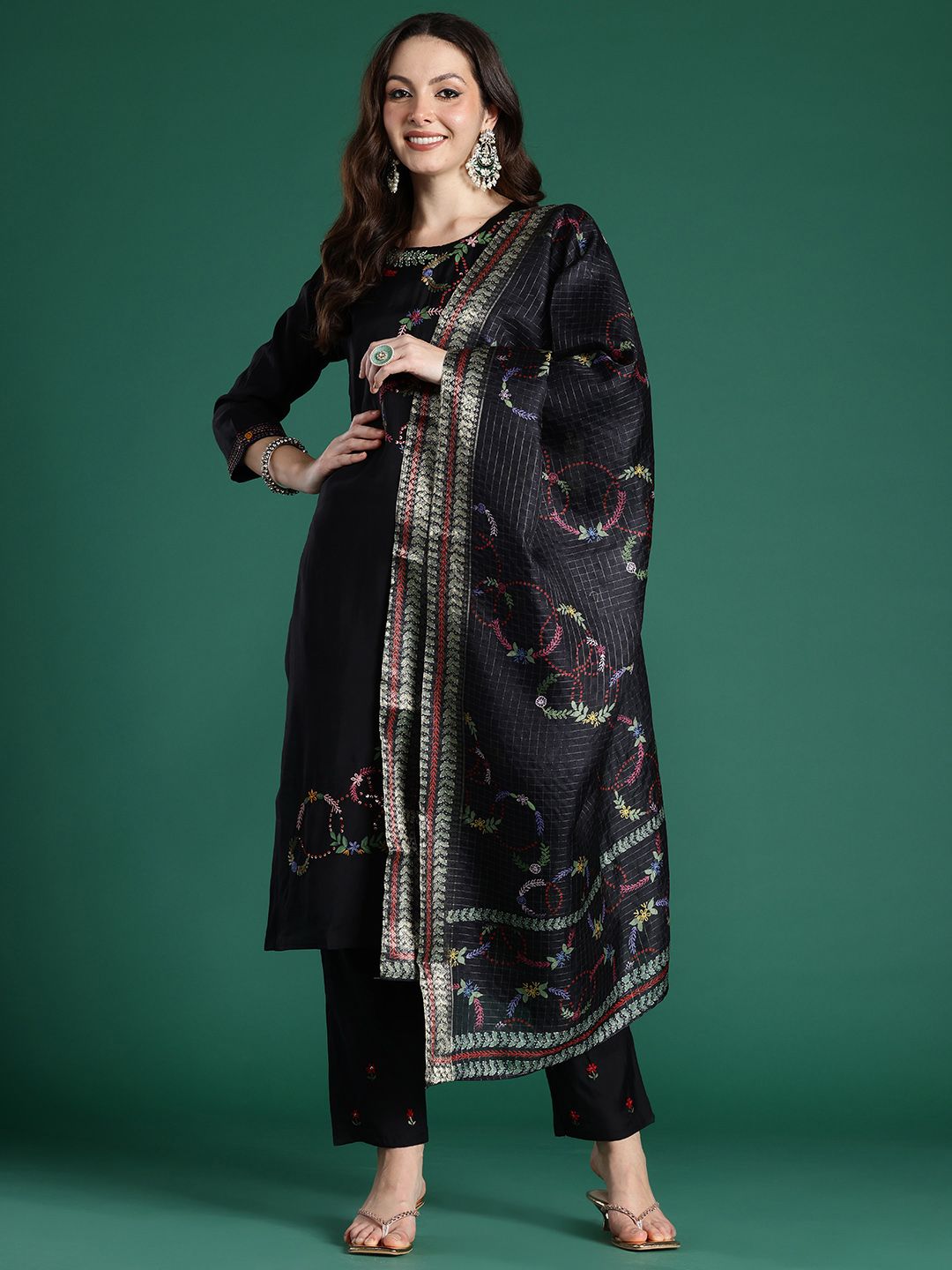 Dhiyona IE Floral Embroidered Thread Work Kurta with Trousers & With Dupatta