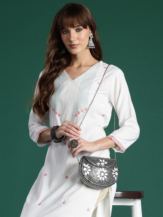 Dhiyona IE Embroidered Thread Work Kurta