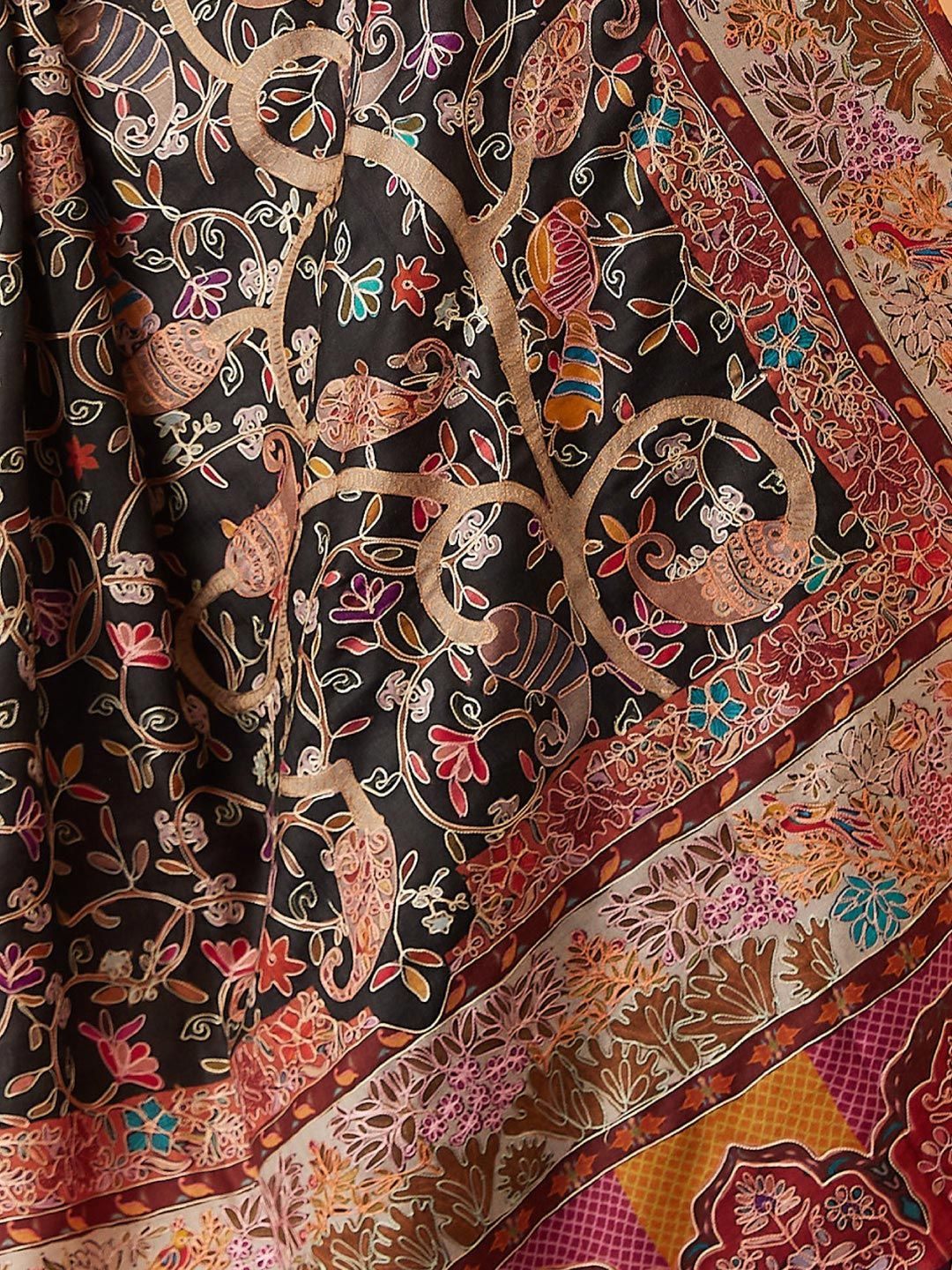 Dhiyona PA Women Floral Embroidered Shawl