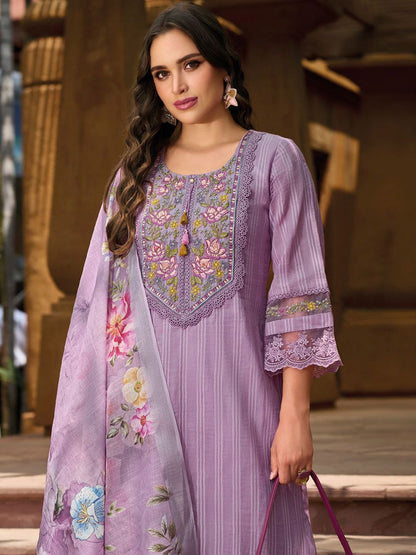 Women Floral Yoke Design Thread Work Linen Kurta with Trousers & With Dupatta