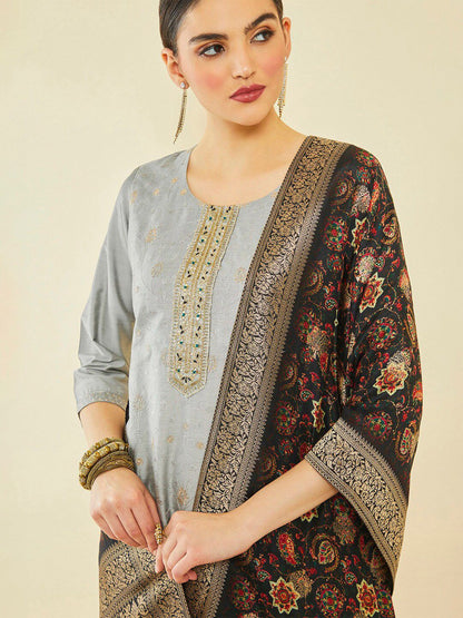 Dhiyona SO Women's Floral Embroidered Zari Regular Kurta & Trousers With Dupatta