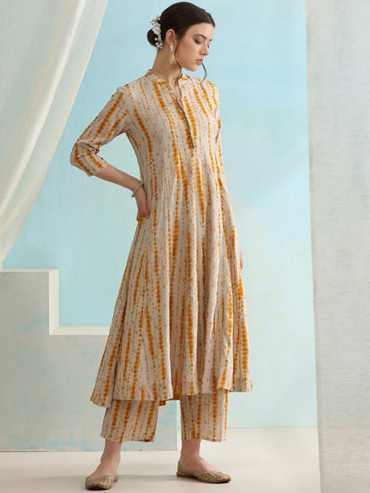 Women's Striped Dyed Mandarin CollarThree-Quarter Sleeves Kurta Set