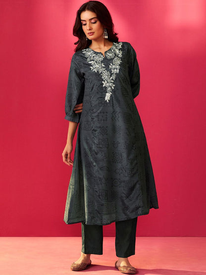 Floral Embroidered Thread Work Chinon Kurta With Trousers