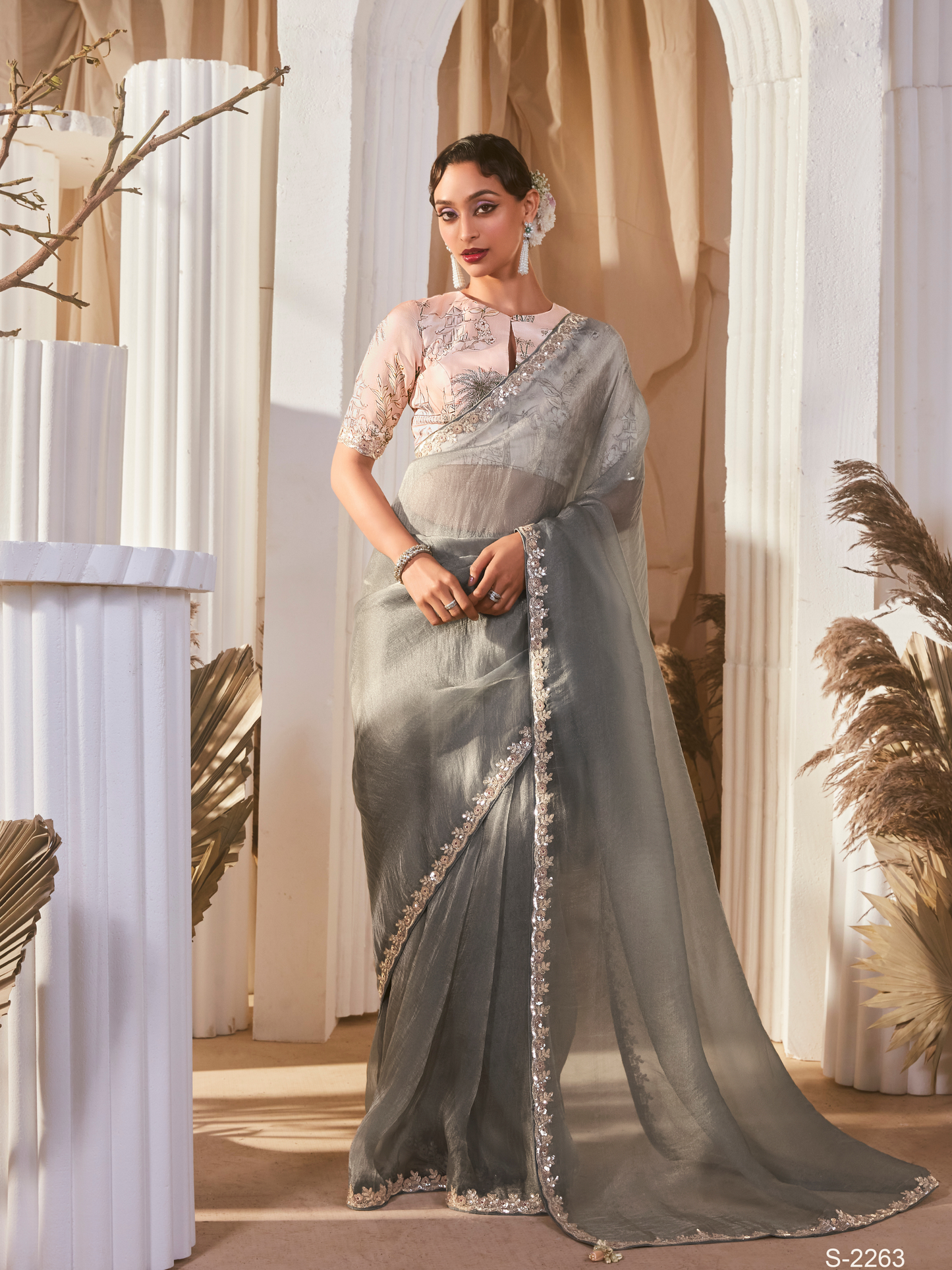 Dhiyona KM Women Grey Saree: Effortless Elegance For Every Occasion