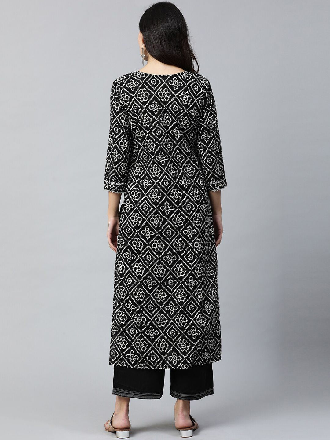 Dhiyona IE Women Black & White Printed Straight Kurta