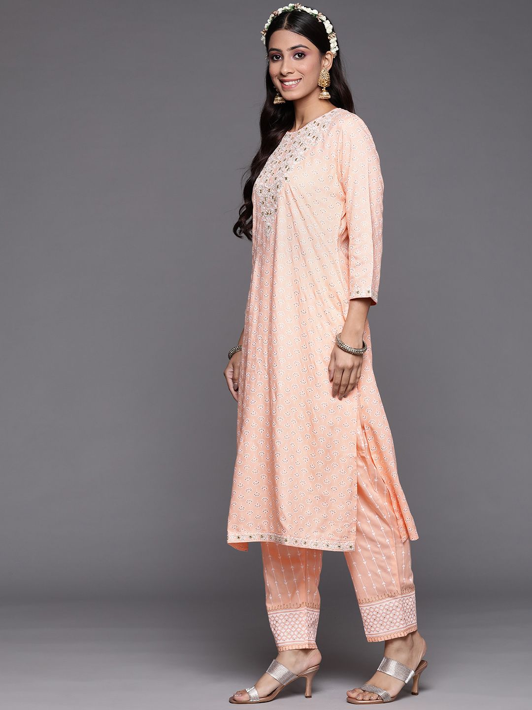 Women Peach-Coloured Floral Printed Liva Kurta with Trousers & With Dupatta