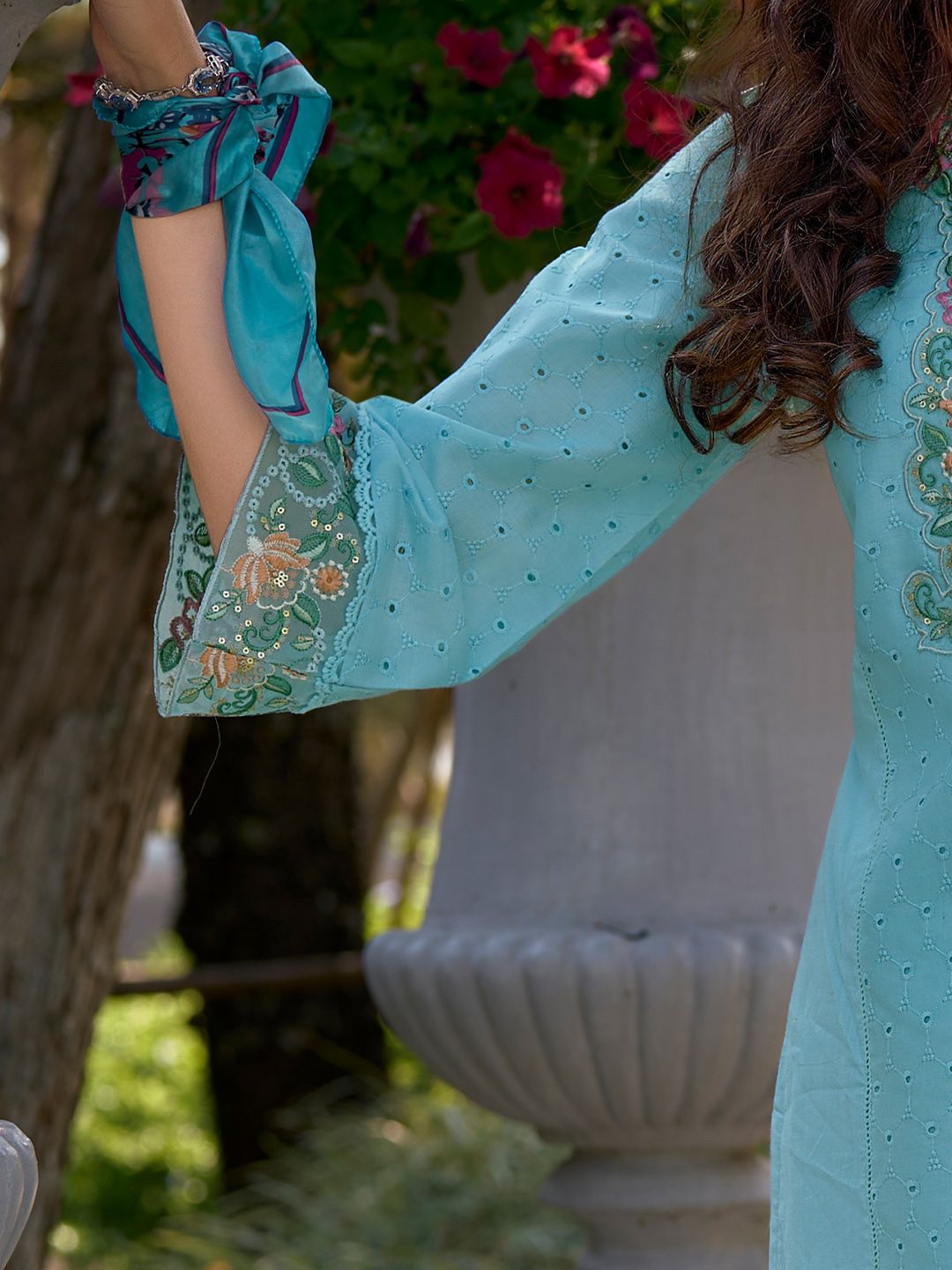 Floral Embroidered V Neck Pure Cotton Kurta With Trousers & Dupatta