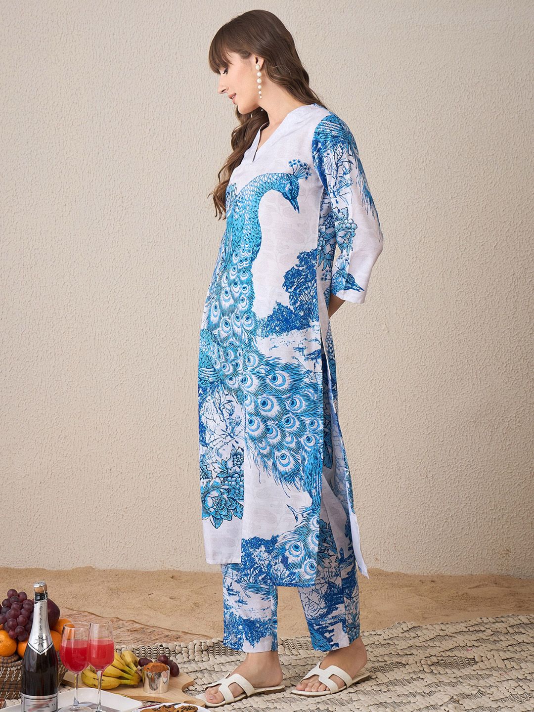 Dhiyona IE Floral Printed V-Neck Straight Kurta With Trouser