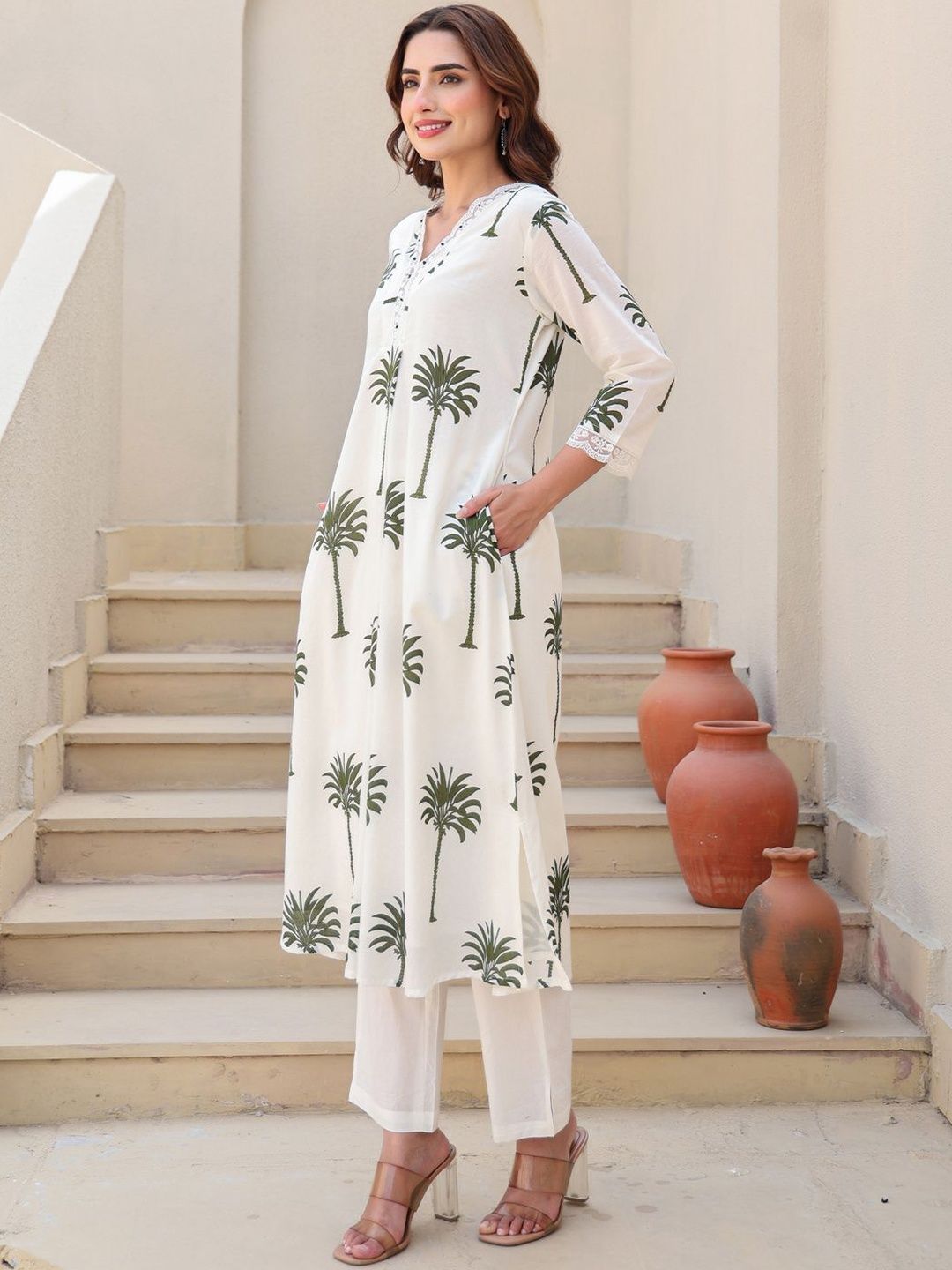 Women Ethnic Motifs Printed Cotton A-Line Kurta with Trousers