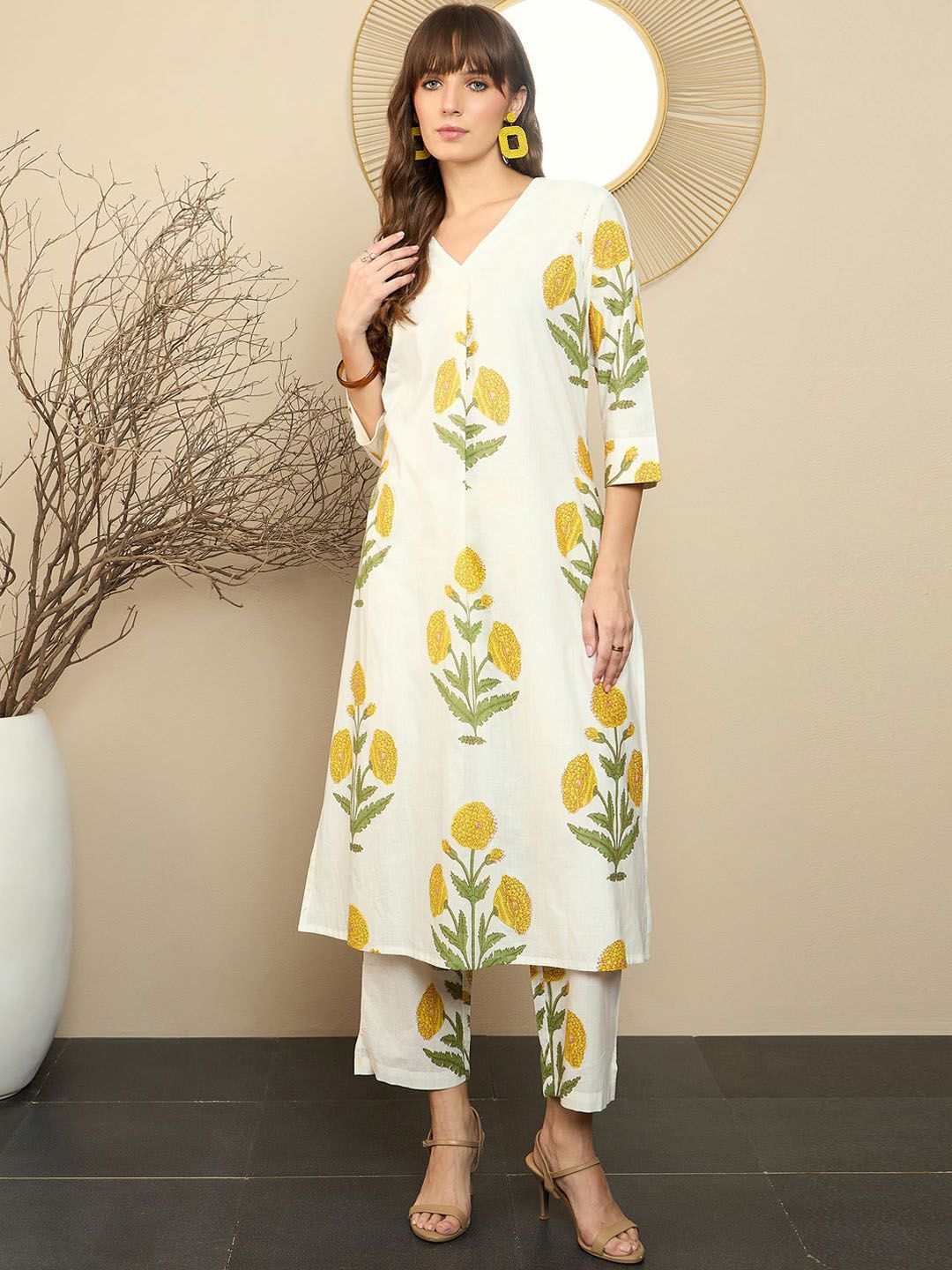 Dhiyona IE Floral Printed Pure Cotton Straight Kurta With Trousers