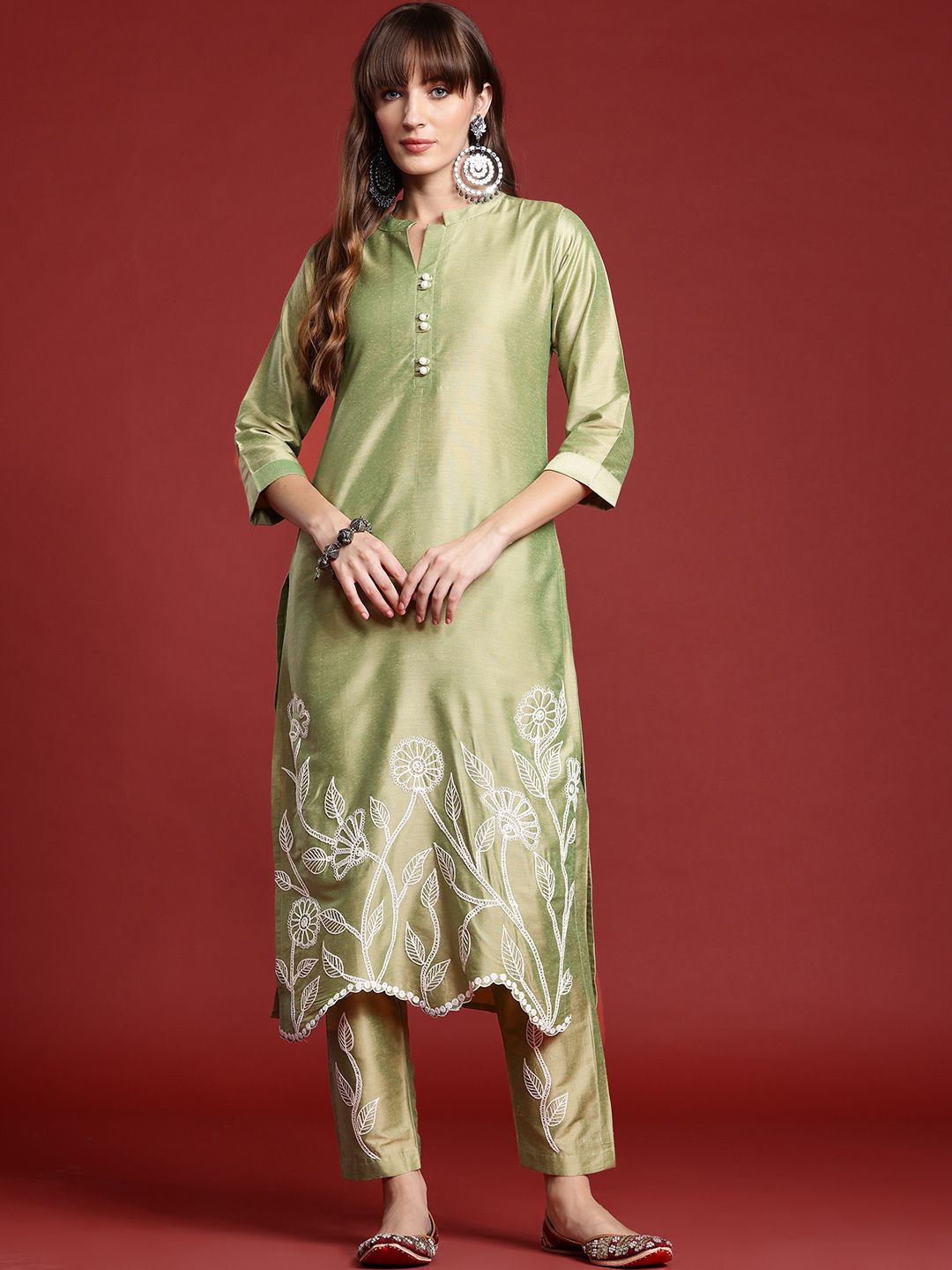 Dhiyona IE Floral Embroidered Thread Work Kurta with Trousers