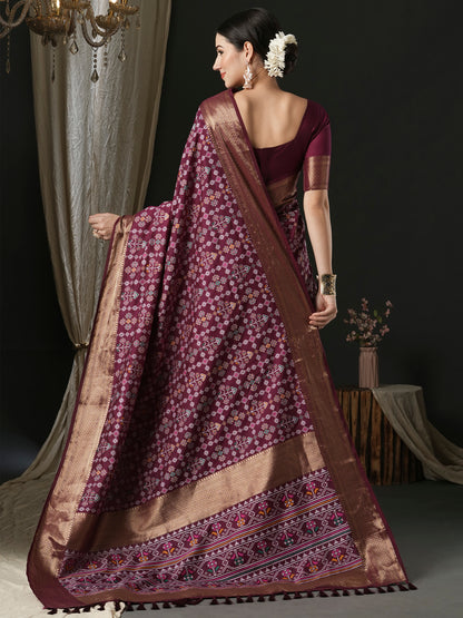 Women's Silk Blend Magenta Woven Design Designer Saree With Blouse Piece
