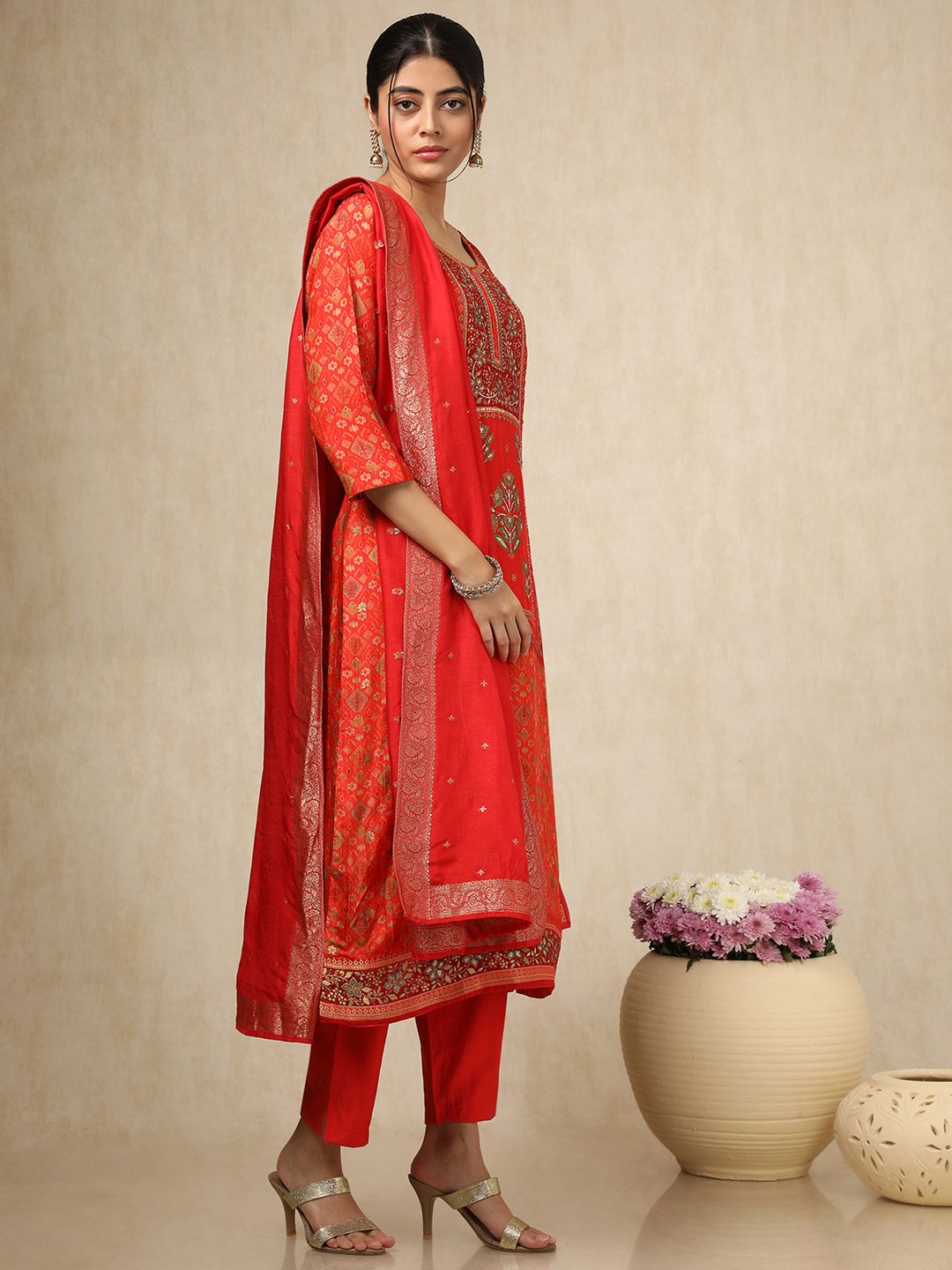 Dhiyona SO Women's Women Mirror Work Kurta with Trousers & With Dupatta