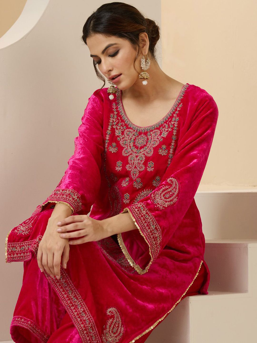 Dhiyona IS Women's Women Ethnic Motifs Embroidered Regular Thread Work Velvet Kurta with Trousers