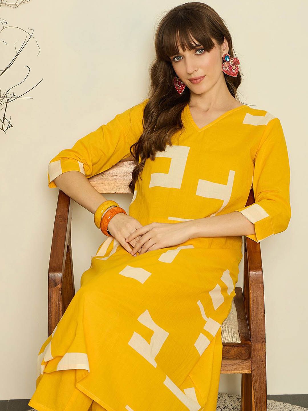 Dhiyona IE Women Printed V-Neck Cotton Top and Trousers Co-Ords