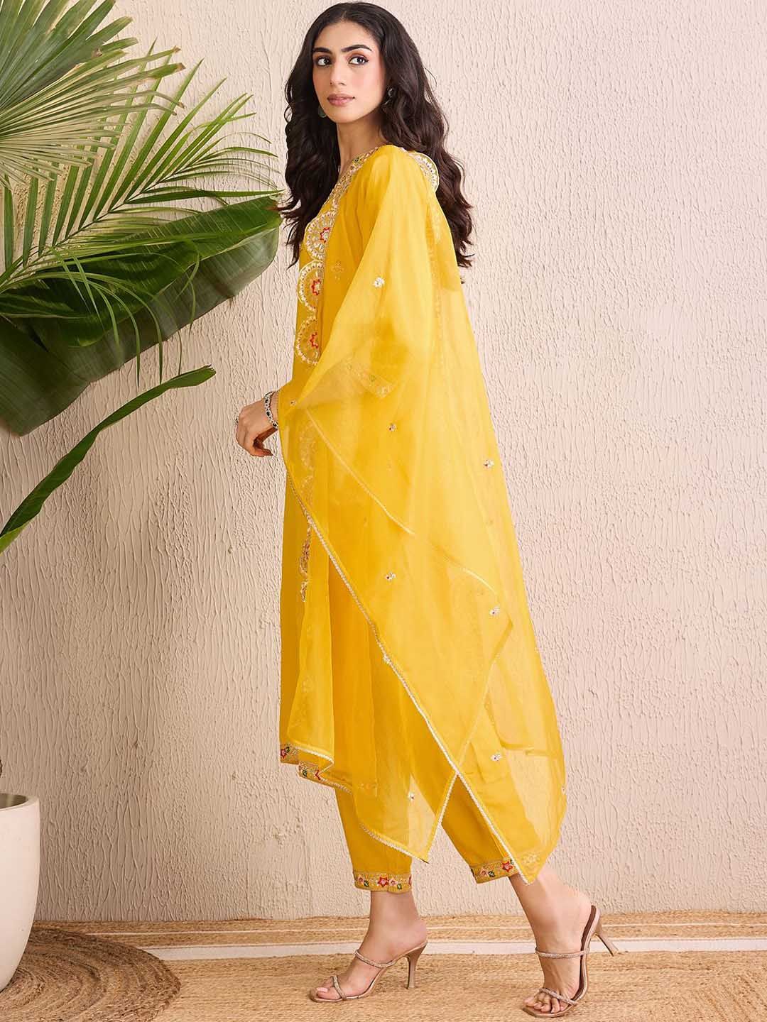 Women Ethnic Motifs Embroidered Regular Kurta with Trousers & With Dupatta