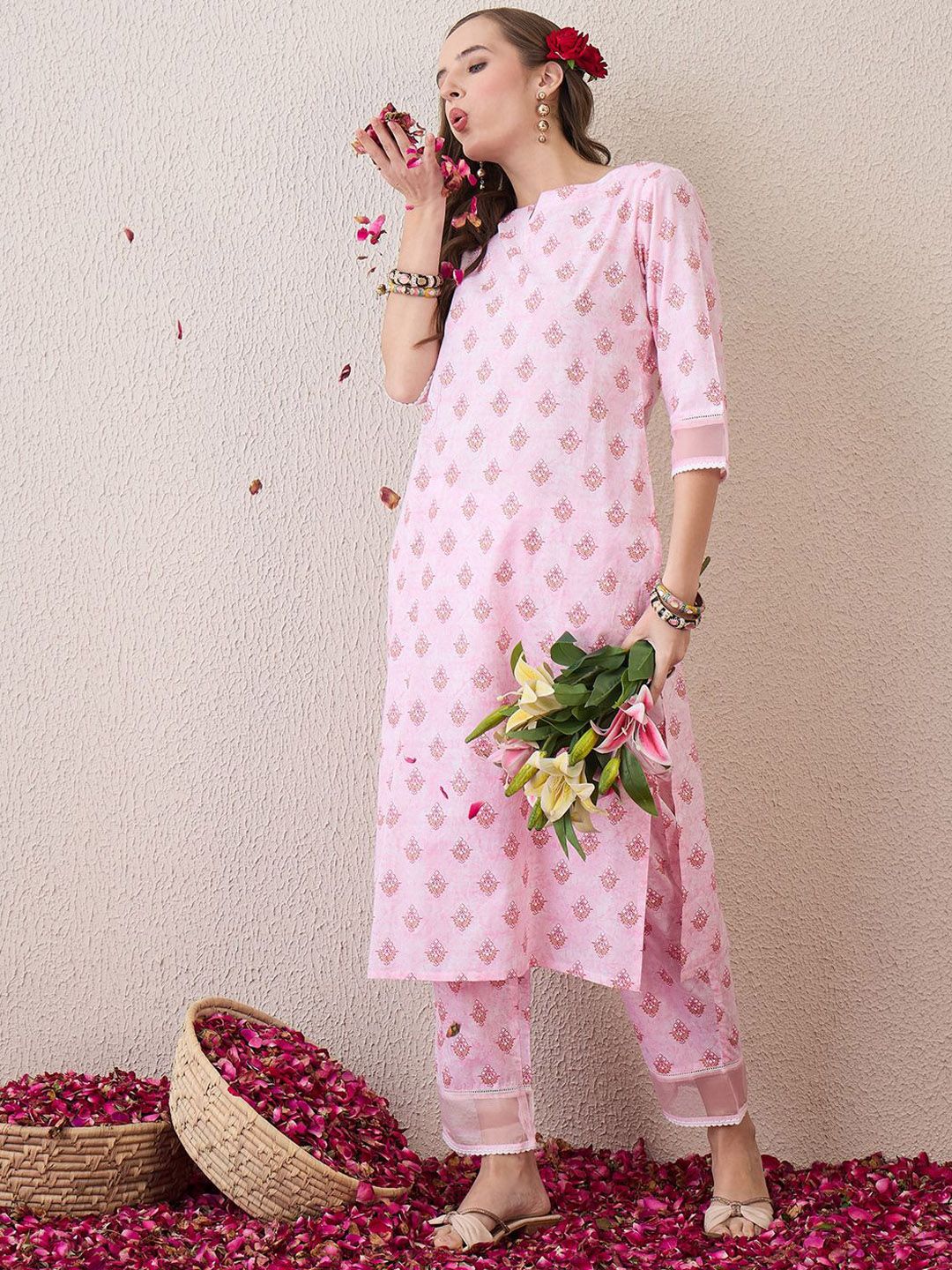 Dhiyona IE Floral Printed Round Neck Pure Cotton Straight Kurta With Trouser