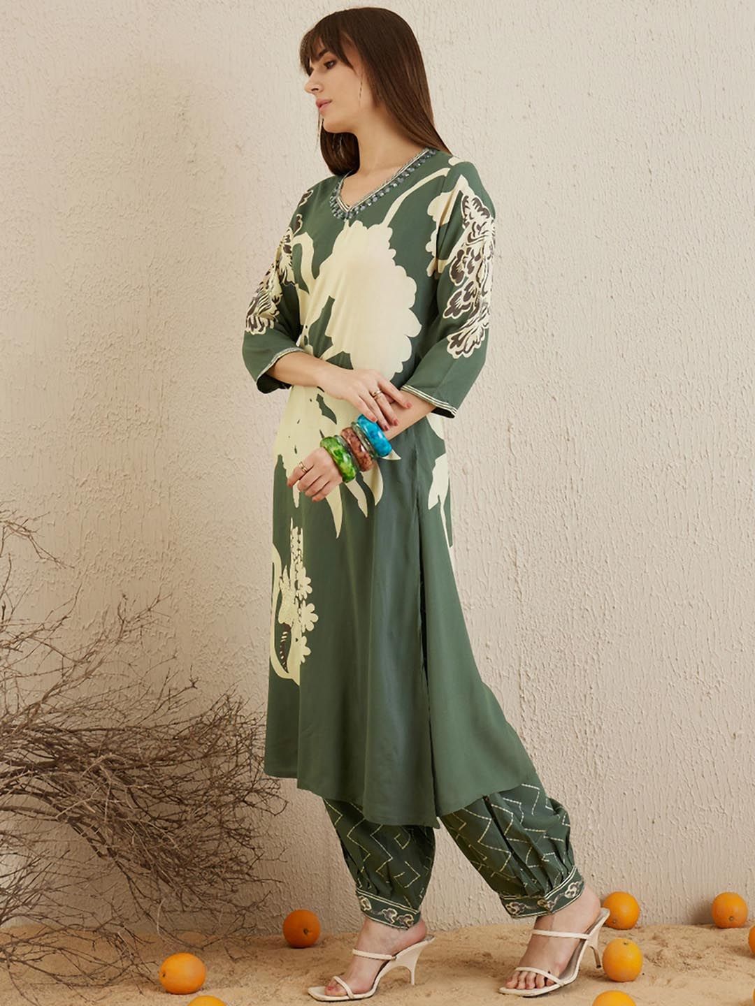 Dhiyona IE Floral Printed V-Neck Sequinned Straight Kurta with Salwar