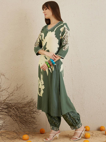 Dhiyona IE Floral Printed V-Neck Sequinned Straight Kurta with Salwar