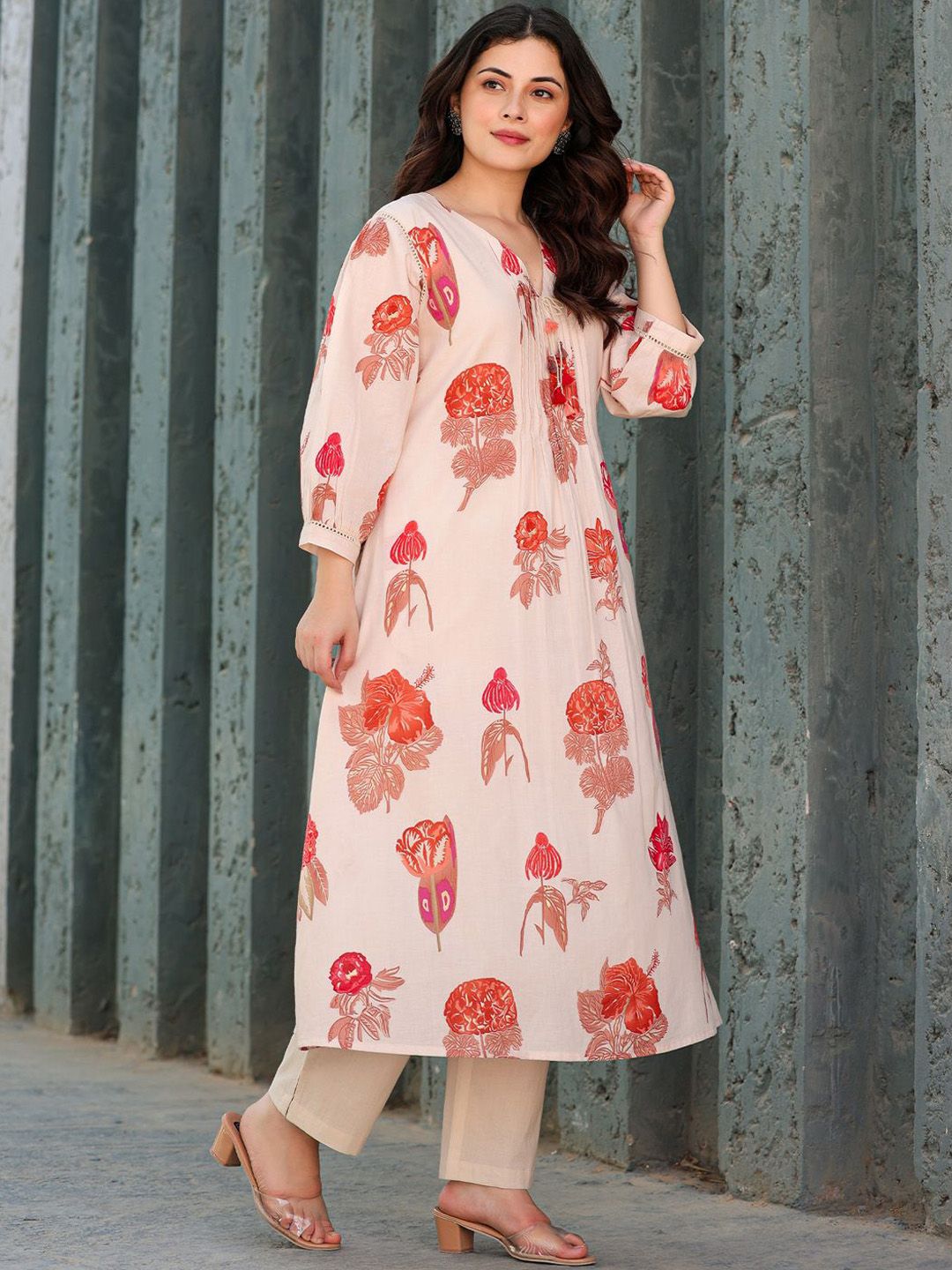 Floral Printed V-Neck Pure Cotton Kurta With Trousers