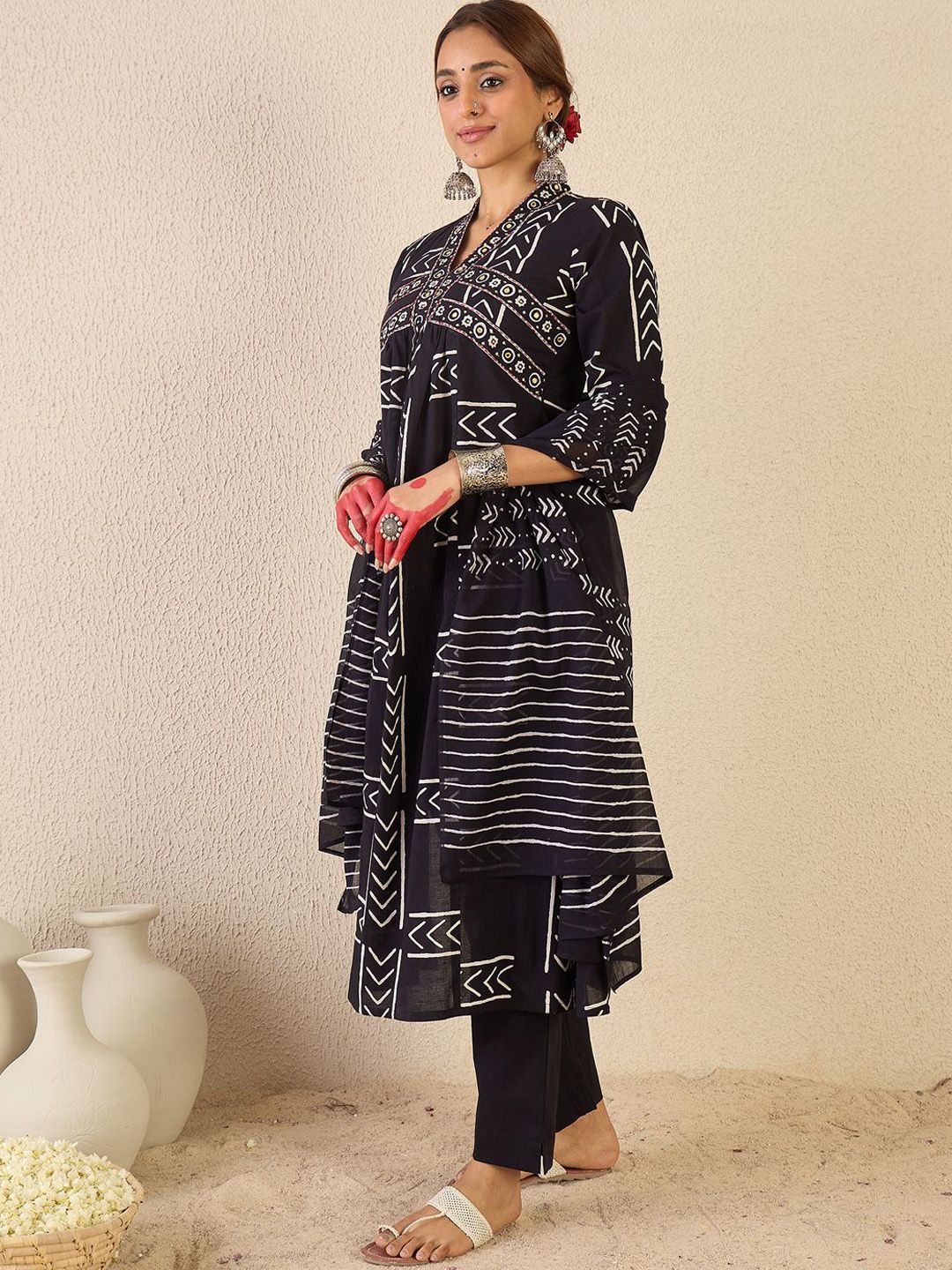 Dhiyona IE Women Printed Empire Pure Cotton Kurta with Trousers & With Dupatta