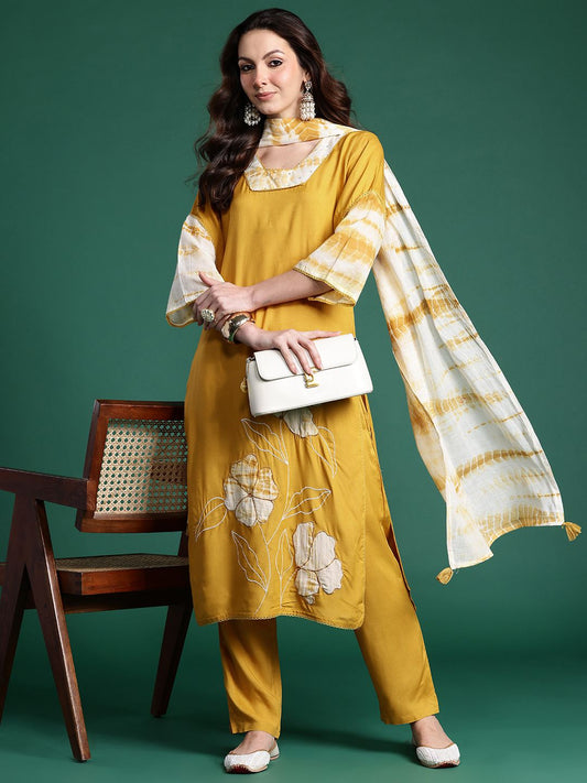 Dhiyona IE Floral Embroidered Kurta with Trousers & Dupatta