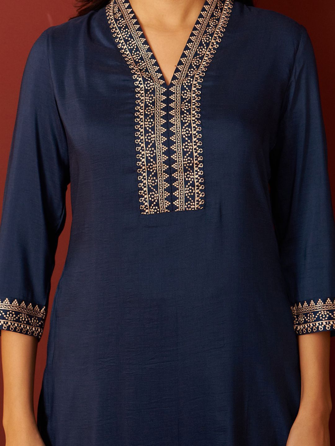 Dhiyona IE Women Floral Embroidered Kurta with Trousers & Dupatta