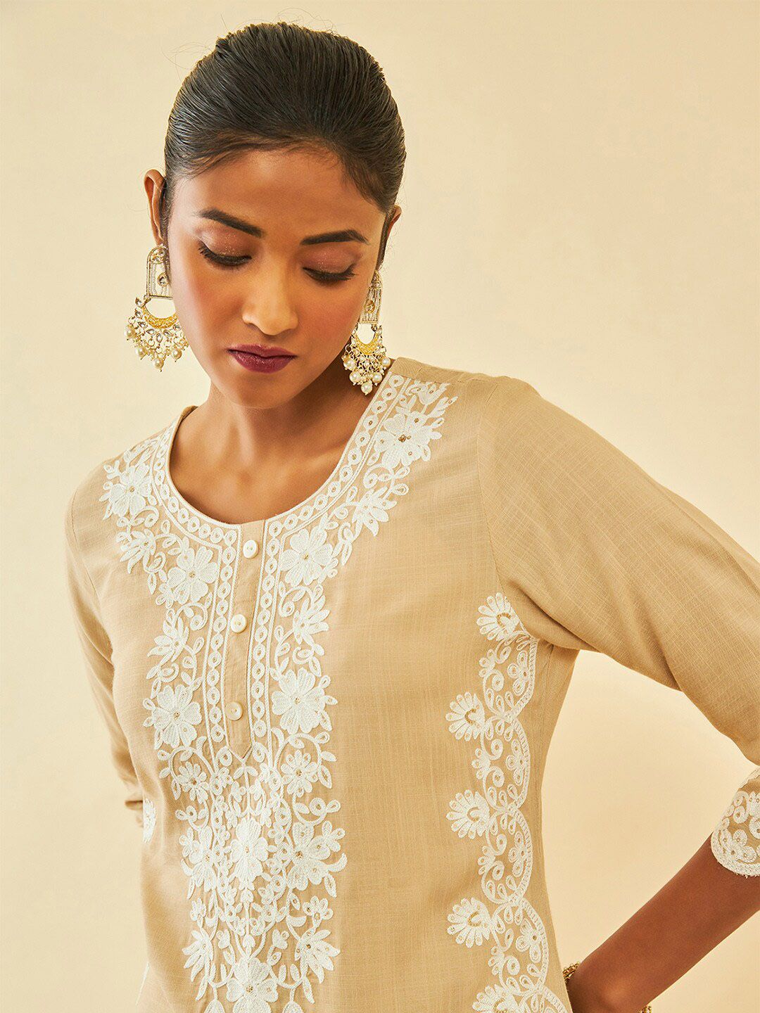 Dhiyona SO Women's Floral Yoke Design Regular Thread Work Kurta with Trousers