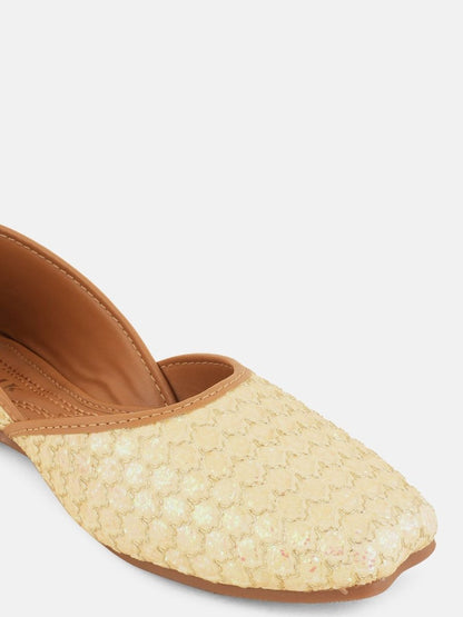 Dhiyona AK Embellished Square Toe Mojaris