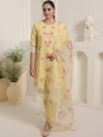 Women Floral Embroidered Regular Thread Work Kurta with Trousers & With Dupatta